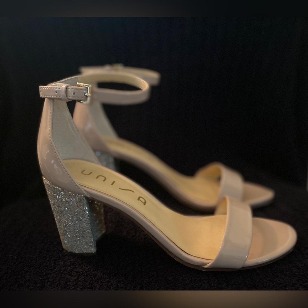 Unisa Sz 7.5 Women’s Ankle Strap Open Toe Glitter Heels- Light Pink